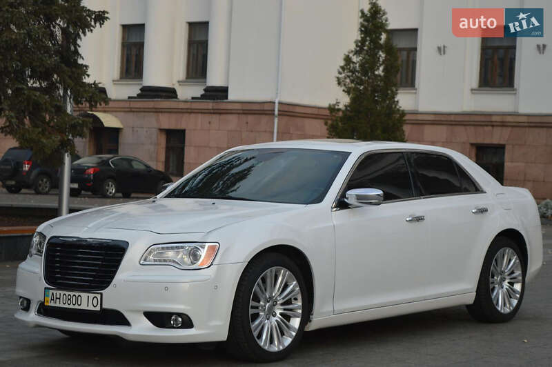 Седан Chrysler 300C 2014 в Києві