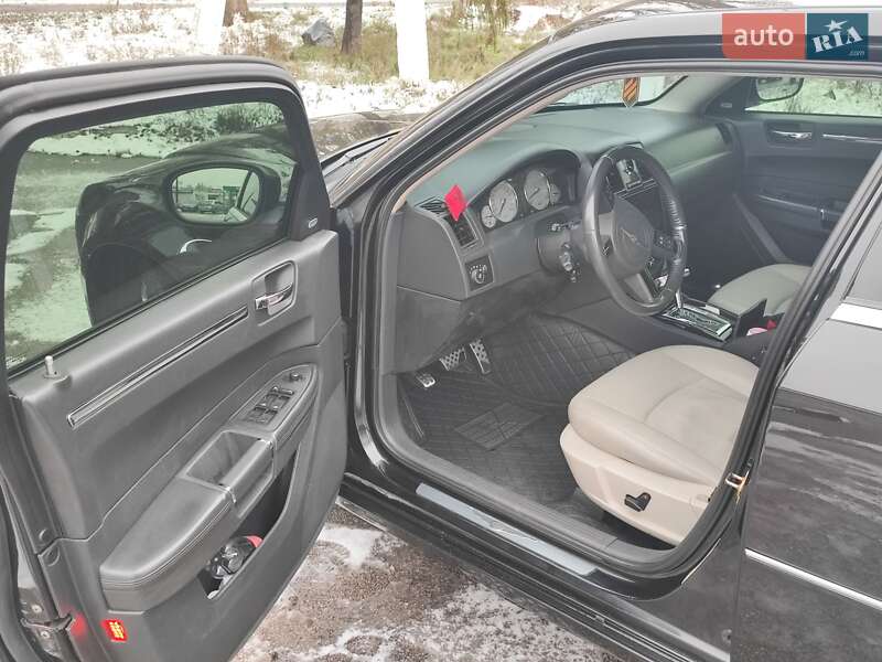 Седан Chrysler 300C 2006 в Днепре