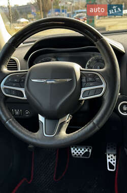 Седан Chrysler 300C 2017 в Дніпрі