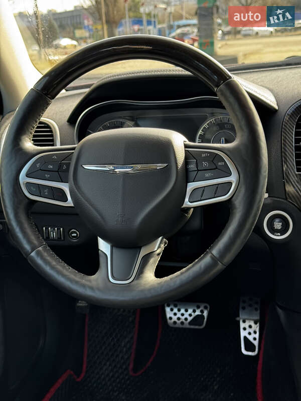 Седан Chrysler 300C 2017 в Дніпрі