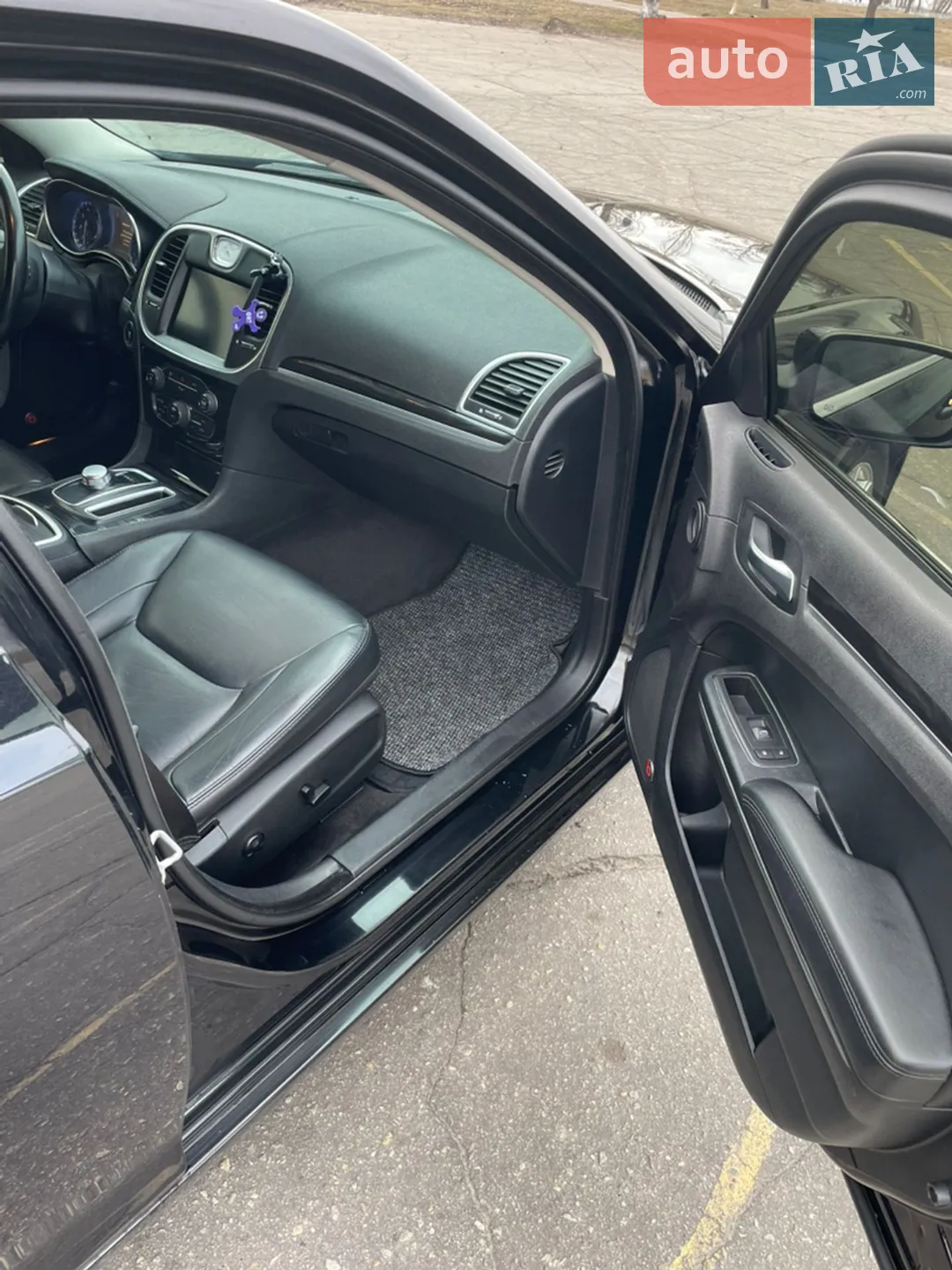 2015 Chrysler 300C - мініатюра 24