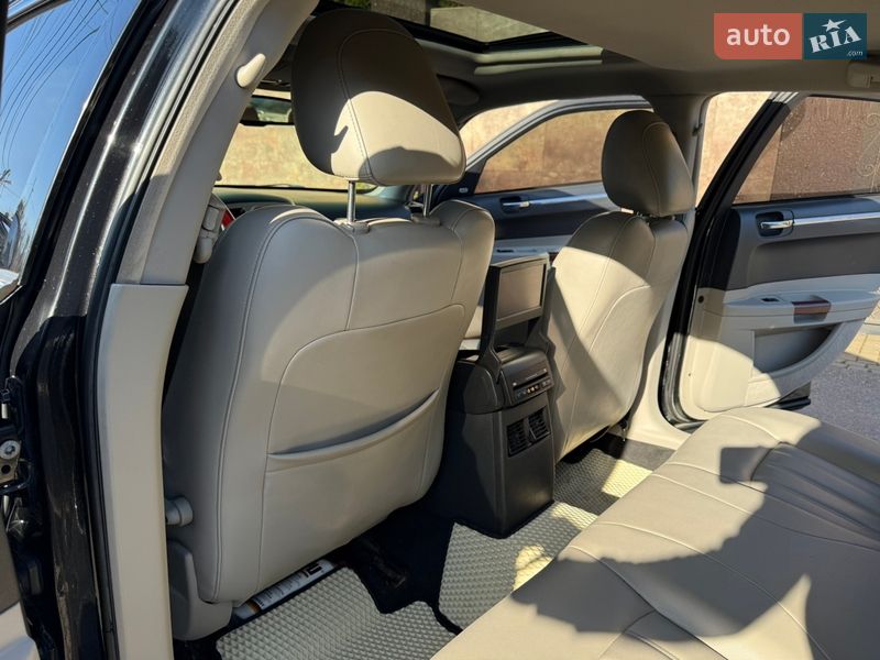 Седан Chrysler 300C 2005 в Виннице