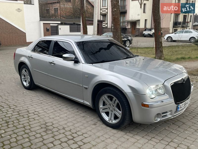 Седан Chrysler 300C 2006 в Львове