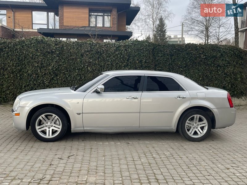 Седан Chrysler 300C 2006 в Львове