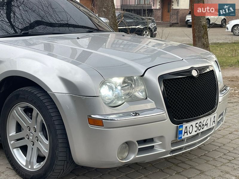 Седан Chrysler 300C 2006 в Львове