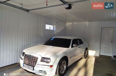 Седан Chrysler 300C 2005 в Гайсину