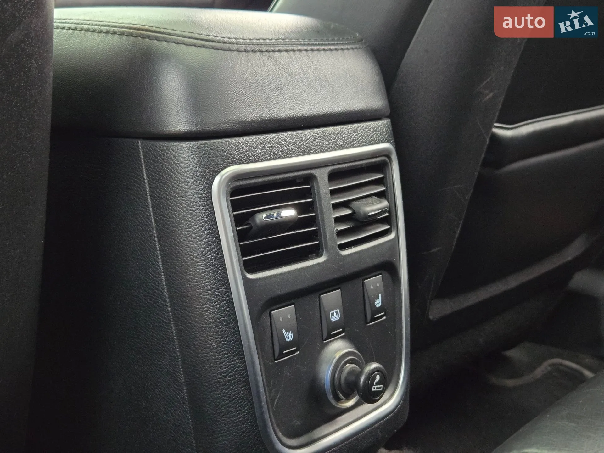2012 Chrysler 300C - мініатюра 18