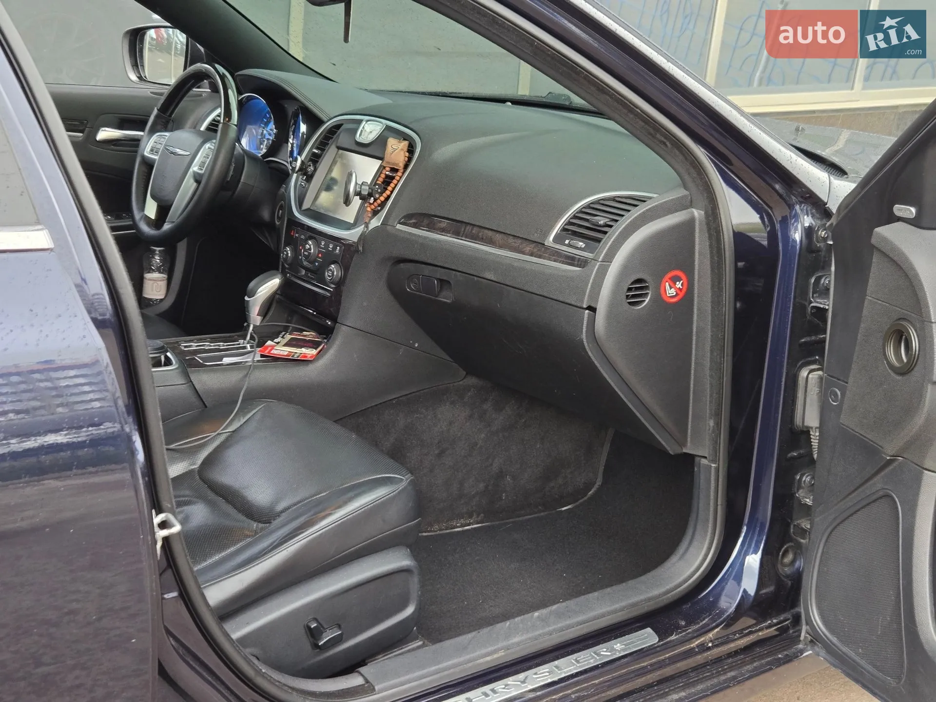 2012 Chrysler 300C - мініатюра 21