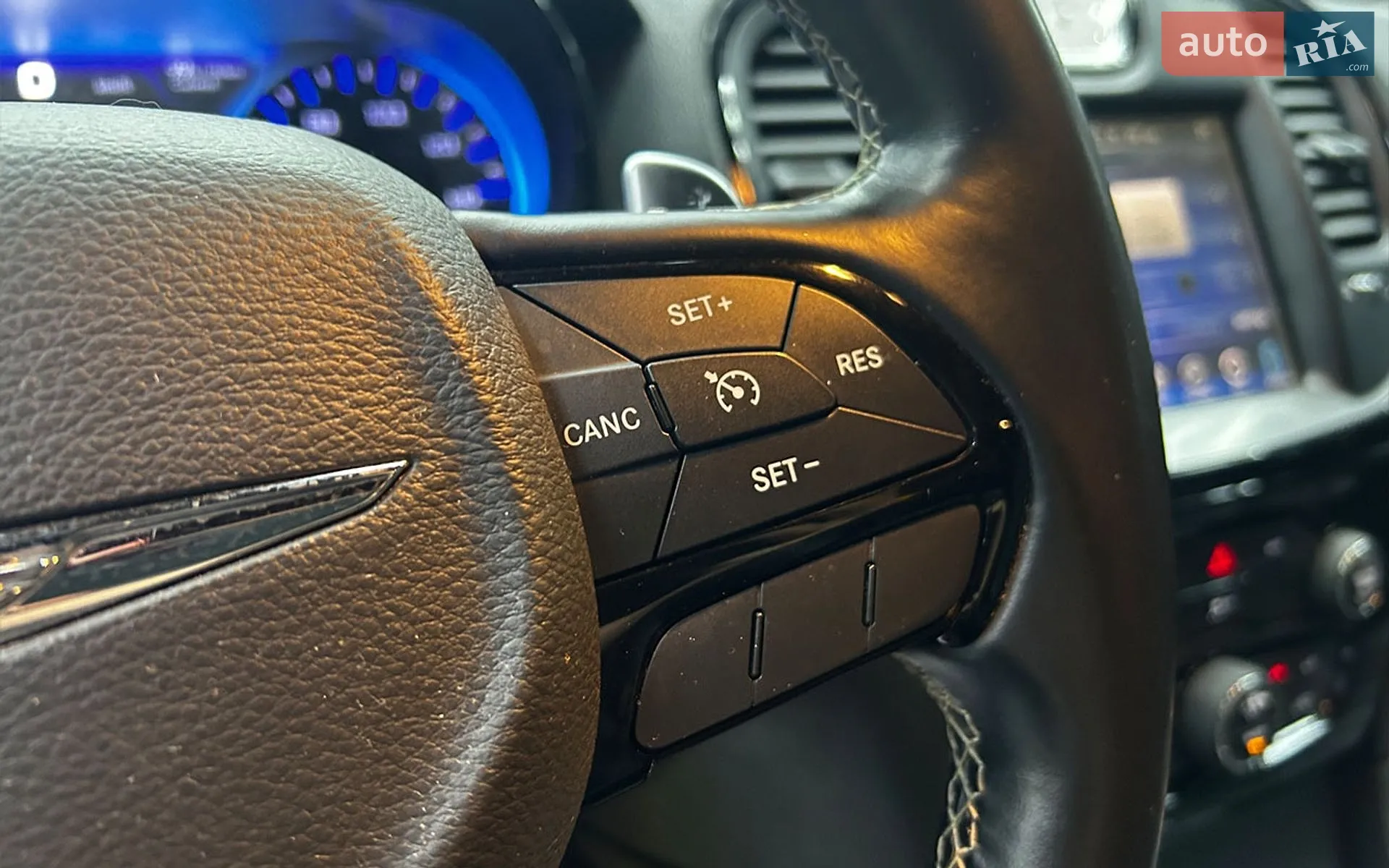 2015 Chrysler 300C - мініатюра 20