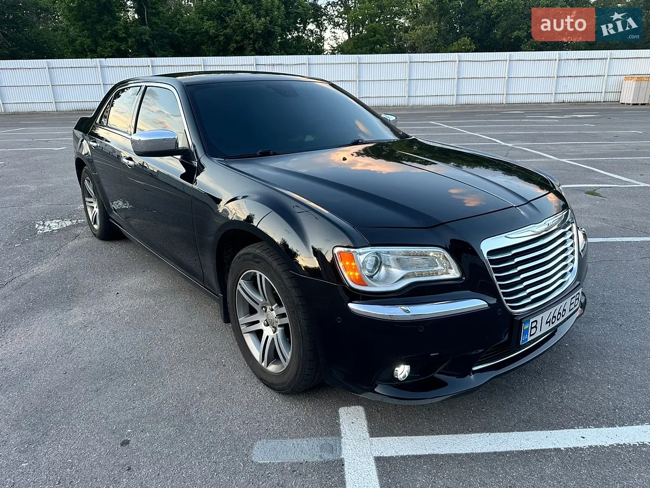 2012 Chrysler 300C - мініатюра 25