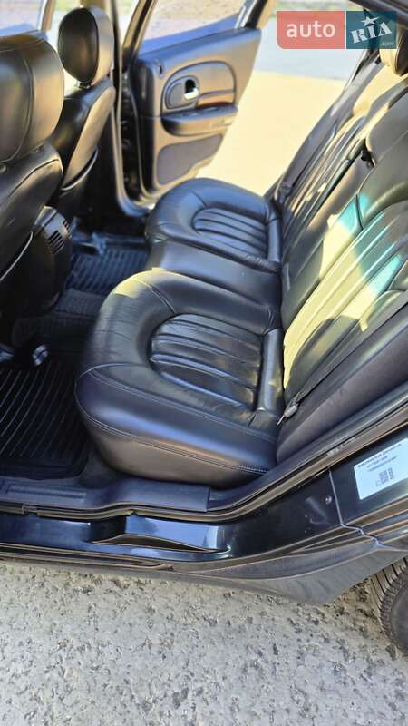 Седан Chrysler 300M 2000 в Горішніх Плавнях
