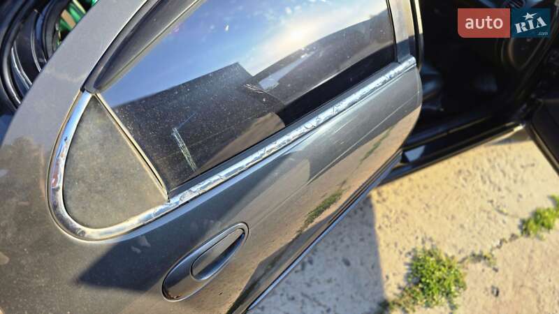 Седан Chrysler 300M 2000 в Горішніх Плавнях