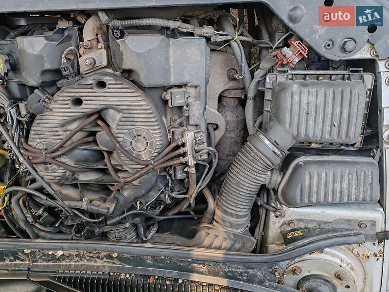 Седан Chrysler 300M 2000 в Шостке