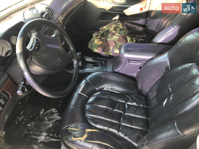 Седан Chrysler 300M 2000 в Черкассах