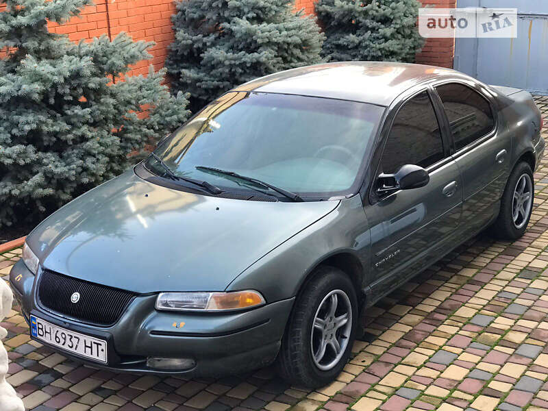 Седан Chrysler Cirrus 1995 в Измаиле