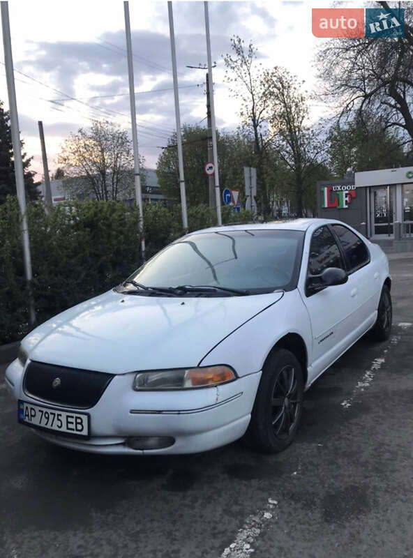 Седан Chrysler Cirrus 1994 в Кропивницком
