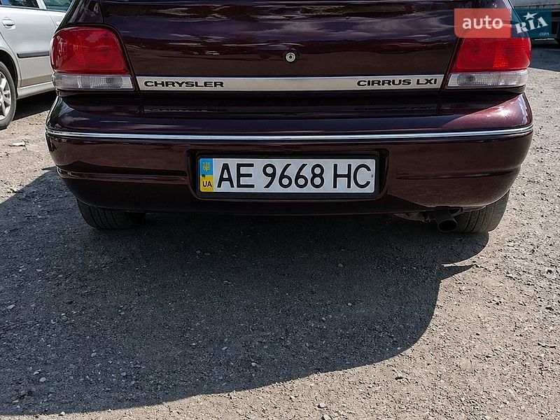 Седан Chrysler Cirrus 1996 в Кривом Роге