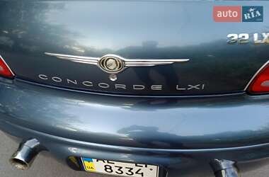 Седан Chrysler Concorde 2000 в Марганці