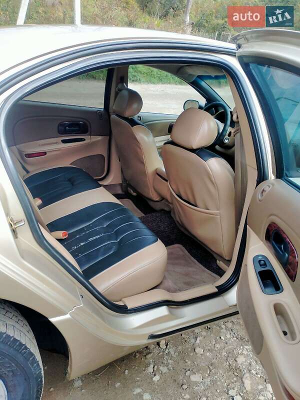 Седан Chrysler Concorde 1998 в Львове