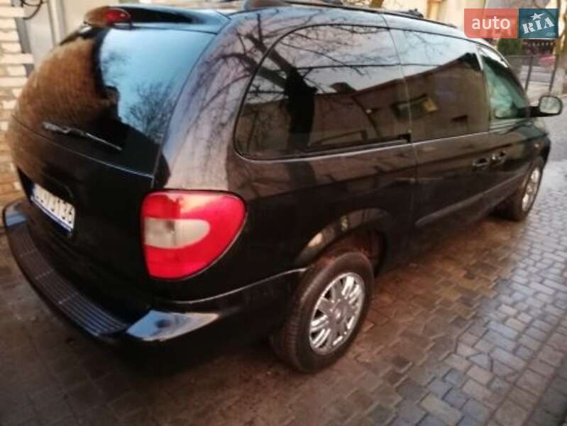 Минивэн Chrysler Grand Voyager 2004 в Нововолынске