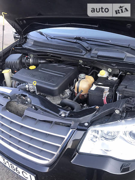 Минивэн Chrysler Grand Voyager 2009 в Долине