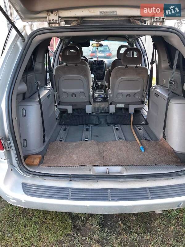 Минивэн Chrysler Grand Voyager 2002 в Мостиске