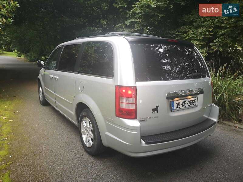 Мінівен Chrysler Grand Voyager 2009 в Чернівцях