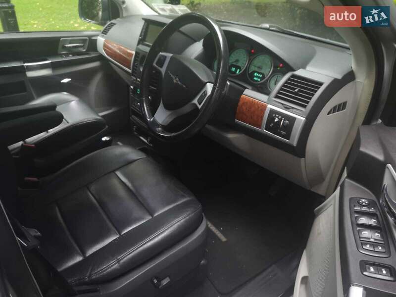 Мінівен Chrysler Grand Voyager 2009 в Чернівцях