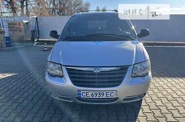 Минивэн Chrysler Grand Voyager 2004 в Новоселице