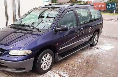 Мінівен Chrysler Grand Voyager 1998 в Нововолинську