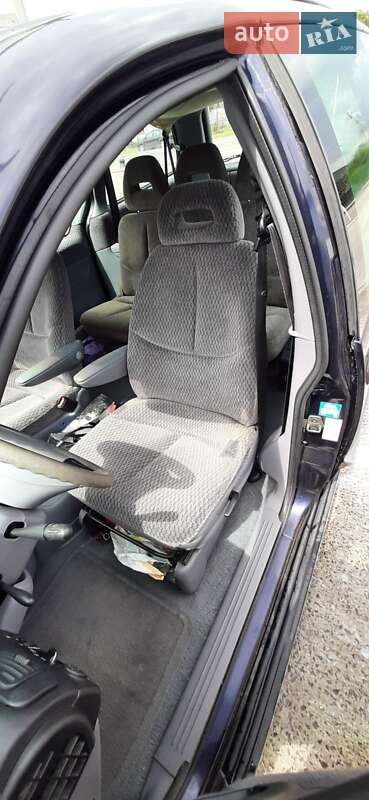 Мінівен Chrysler Grand Voyager 1998 в Нововолинську