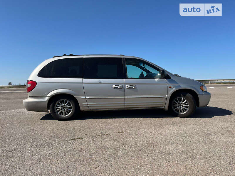 Минивэн Chrysler Grand Voyager 2002 в Николаеве