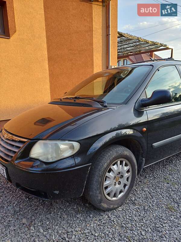 Минивэн Chrysler Grand Voyager 2004 в Ужгороде