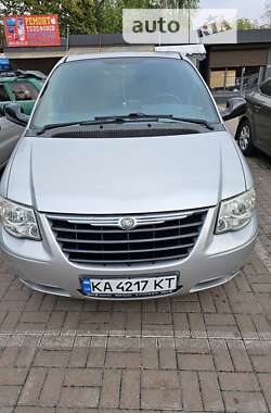 Минивэн Chrysler Grand Voyager 2004 в Киеве