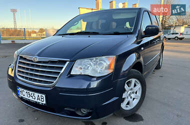 Минивэн Chrysler Grand Voyager 2008 в Долине