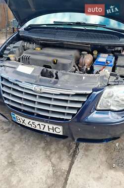 Минивэн Chrysler Grand Voyager 2006 в 