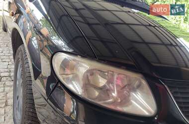 Минивэн Chrysler Grand Voyager 2003 в 
