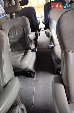 Минивэн Chrysler Grand Voyager 2003 в 