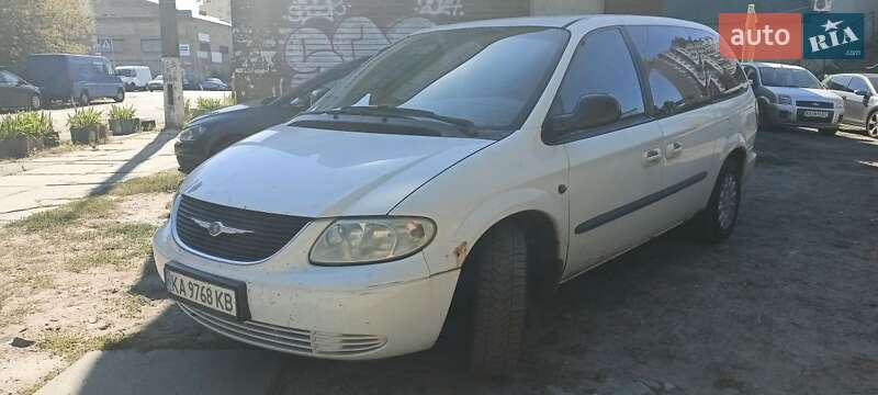 Минивэн Chrysler Grand Voyager 2003 в 