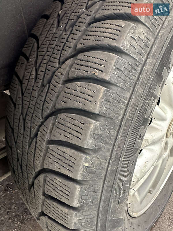 Універсал Chrysler Grand Voyager 2003 в Чернівцях