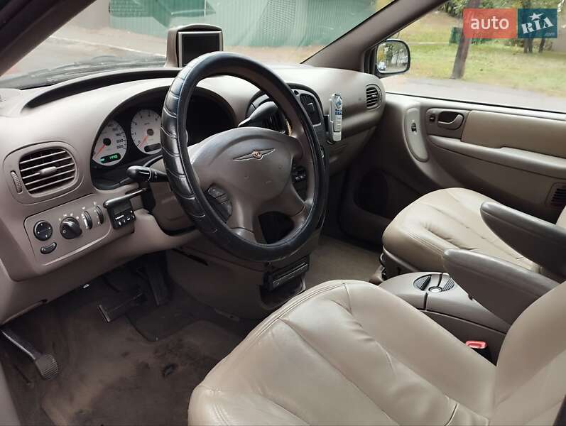 Минивэн Chrysler Grand Voyager 2001 в Киеве фото 10 Минивэн Chrysler Grand Voyager 2001 в Киеве