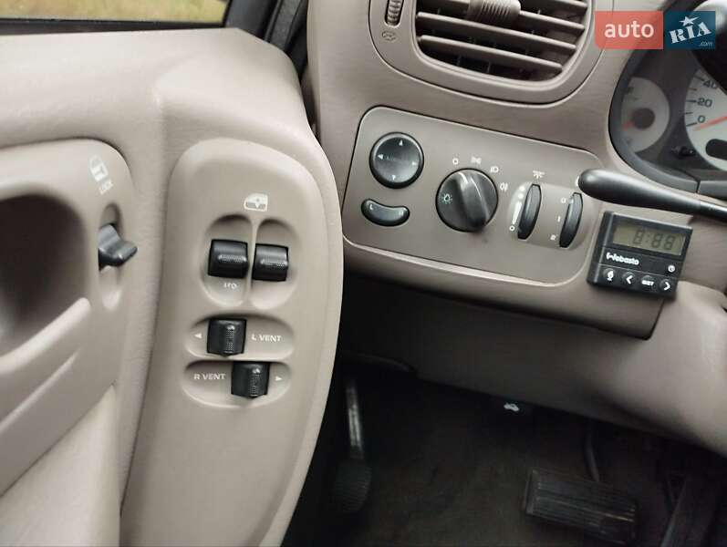 Минивэн Chrysler Grand Voyager 2001 в Киеве фото 36 Минивэн Chrysler Grand Voyager 2001 в Киеве