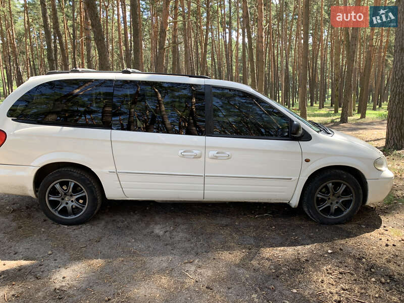 Минивэн Chrysler Grand Voyager 2005 в Сумах