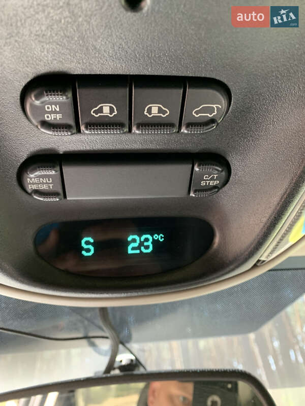 Минивэн Chrysler Grand Voyager 2005 в Сумах