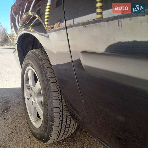 Минивэн Chrysler Grand Voyager 2004 в Ивано-Франковске