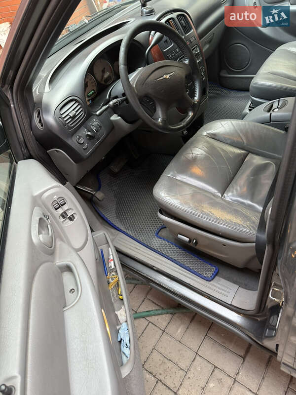 Минивэн Chrysler Grand Voyager 2004 в Днепре