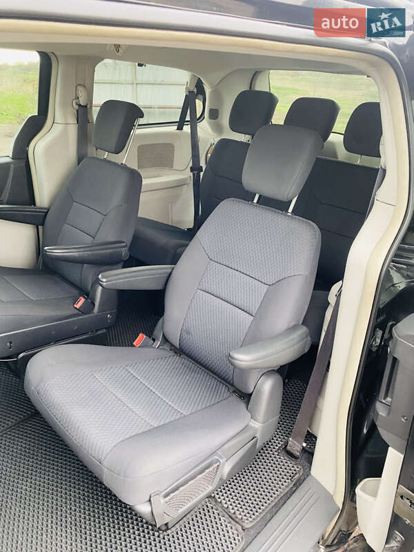 Мінівен Chrysler Grand Voyager 2010 в Одесі