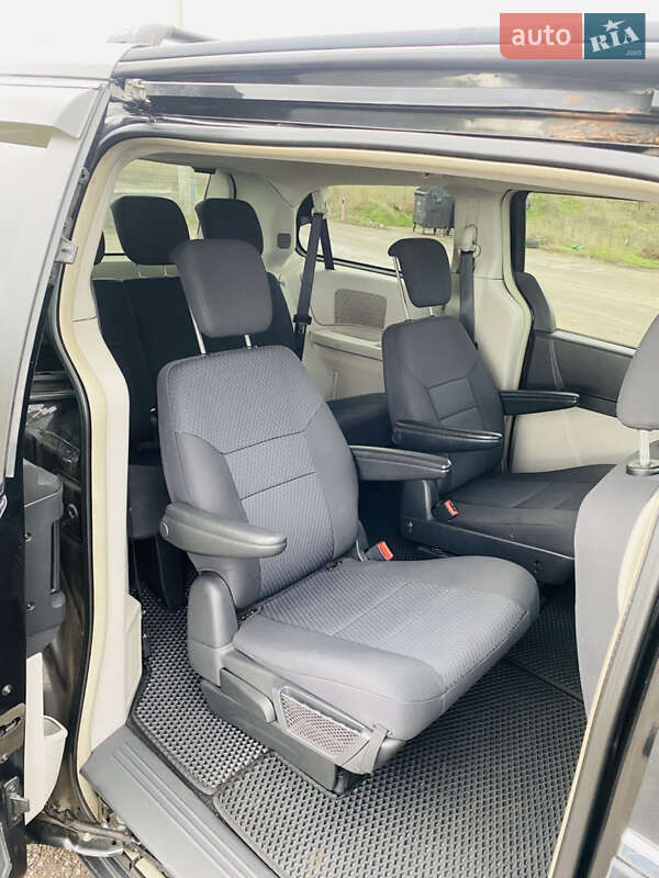 Мінівен Chrysler Grand Voyager 2010 в Одесі