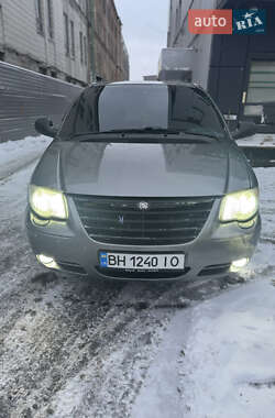 Минивэн Chrysler Grand Voyager 2005 в Киеве