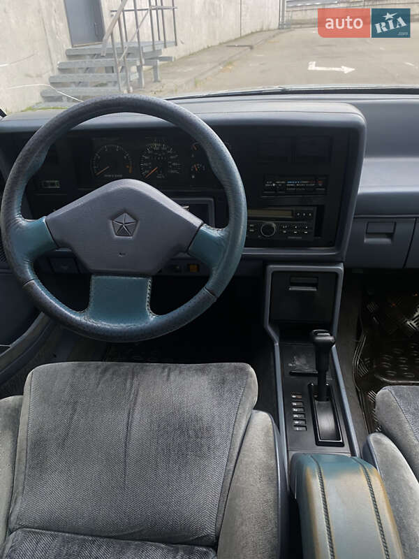 Лифтбек Chrysler LE Baron 1991 в Киеве